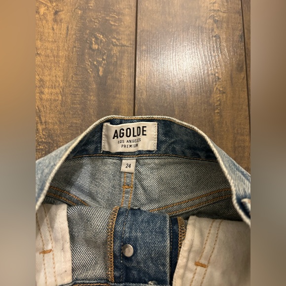 Gently worn Agolde shorts. - Picture 3 of 3